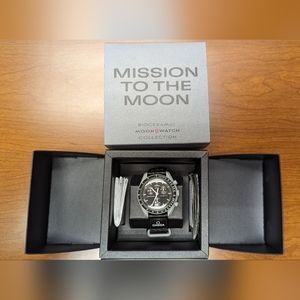 Omega Moonswatch - Mission to the Moon